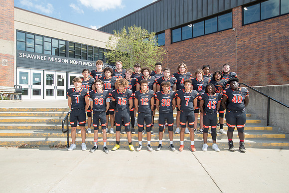 Football SR 0 AN0I9099-Edit